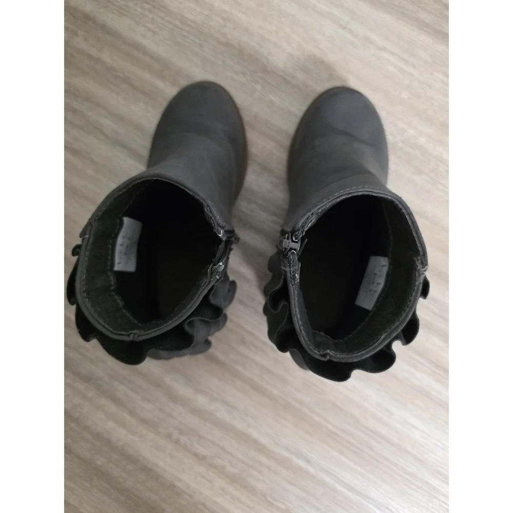Nicole Miller Ruffle Bootie‎ Baby Girls Size 9 Gray Shimmer Side Zip